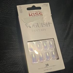 KISS Voguish Fantasy Iridescent Nail Set